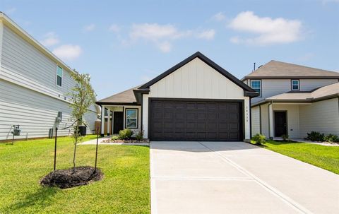 Photo of 14112 Balcones Fault Court, Willis, TX 77318 (MLS # 69625359)