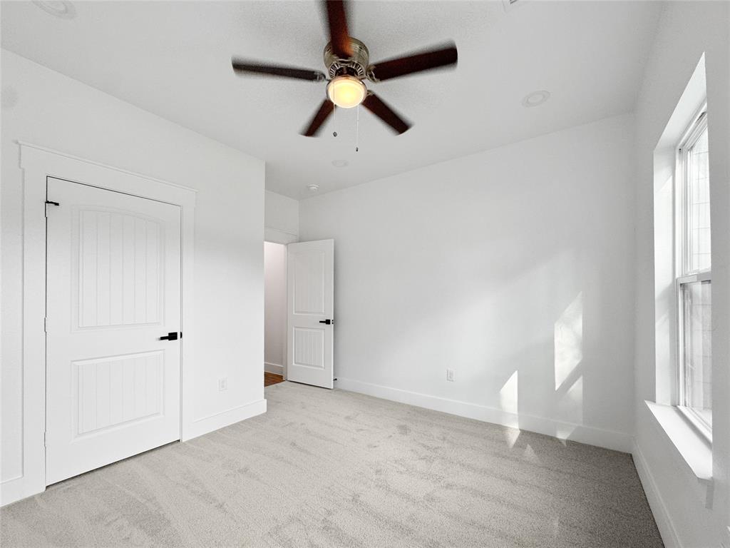 314 E Republic Avenue, Baytown, Texas image 22