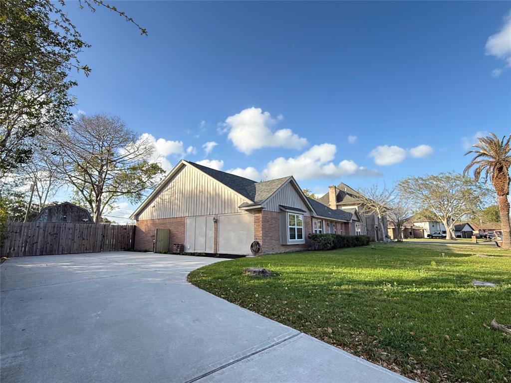301 Old Bayou Drive, Dickinson, Texas image 23