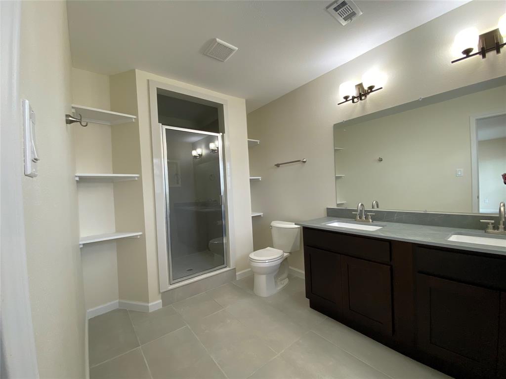 301 Old Bayou Drive, Dickinson, Texas image 12