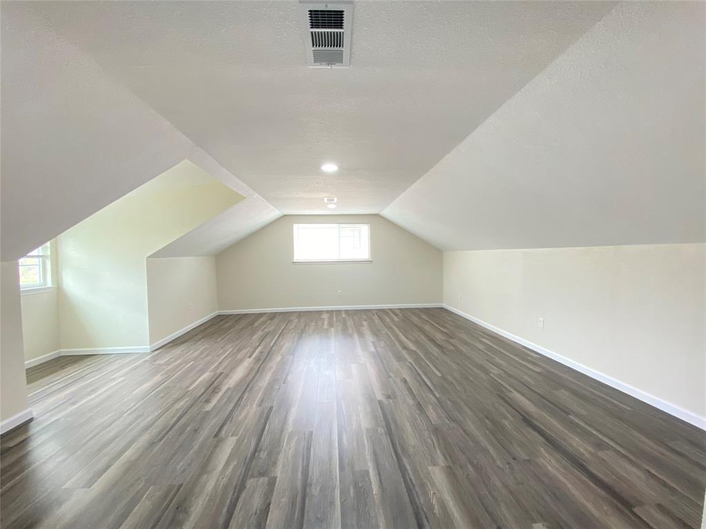 301 Old Bayou Drive, Dickinson, Texas image 8