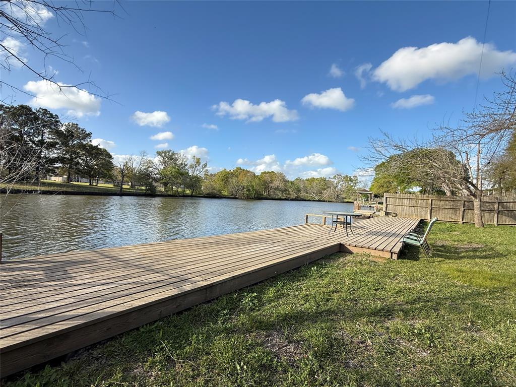 301 Old Bayou Drive, Dickinson, Texas image 17