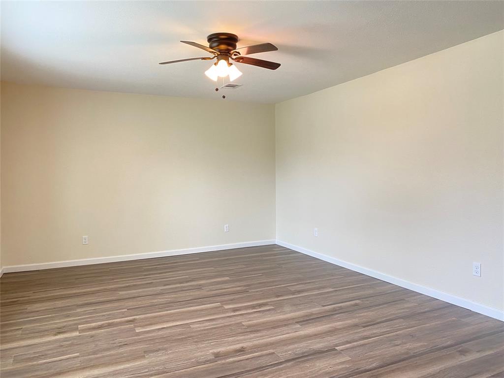 301 Old Bayou Drive, Dickinson, Texas image 15