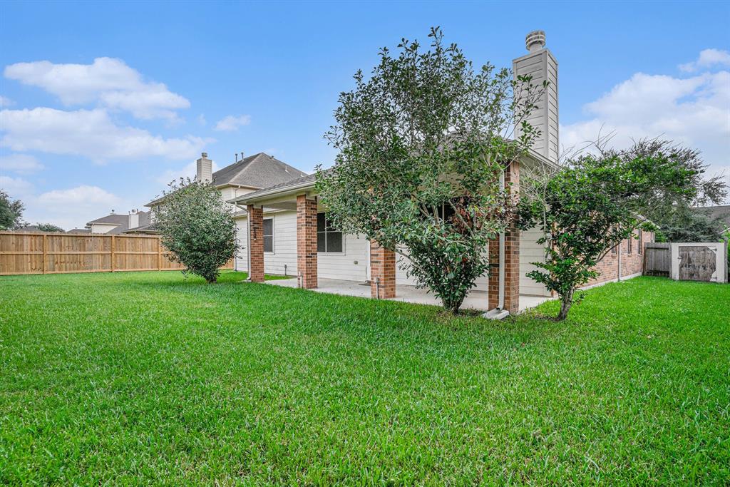 1753 Silver Bend Drive, Dickinson, Texas image 29