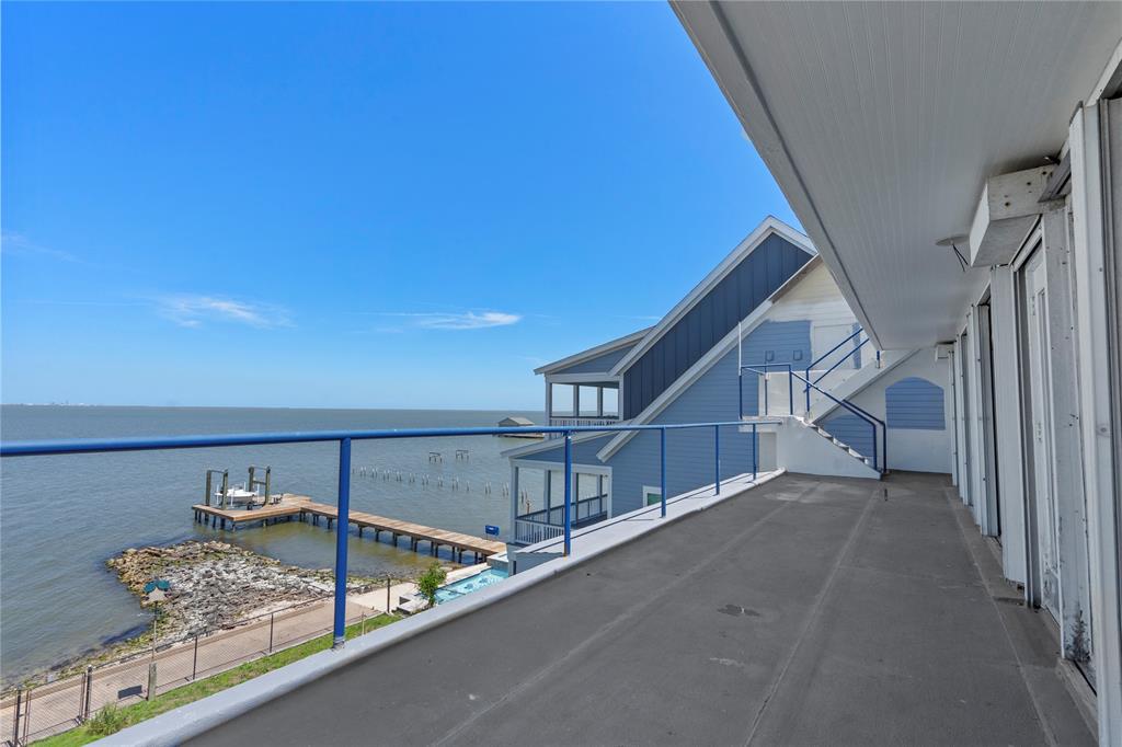 8018 Channelview Drive, Galveston, Texas image 23