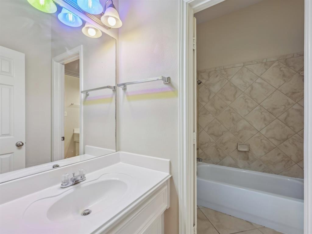 5309 Clear Landing Court, Rosharon, Texas image 29