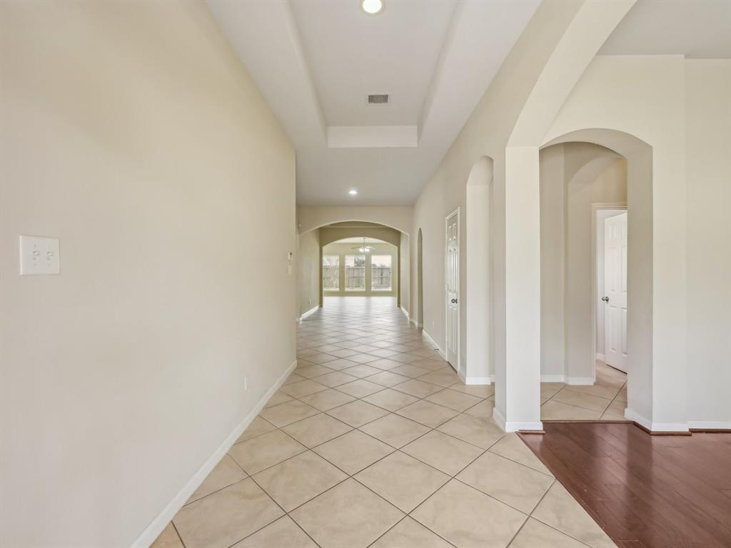 5309 Clear Landing Court, Rosharon, Texas image 8