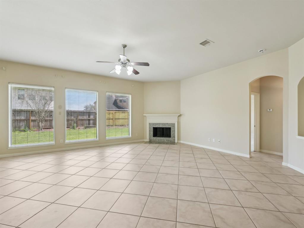 5309 Clear Landing Court, Rosharon, Texas image 15