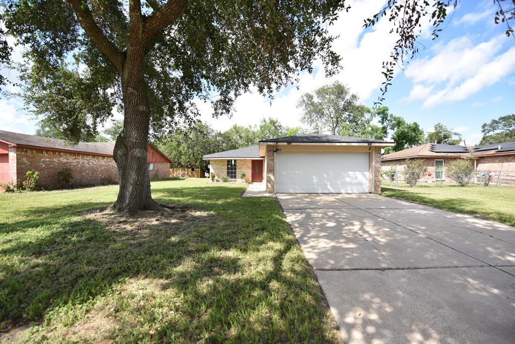 301 Bert Street, Angleton, Texas image 1