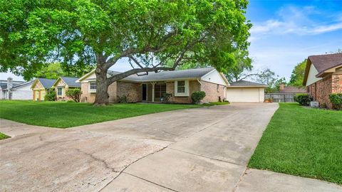 A home in Lake Jackson