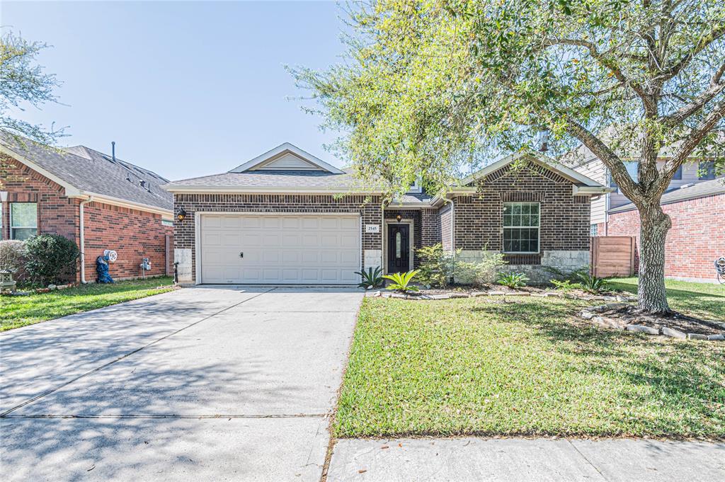 2545 Blue Heron Circle, Seabrook, Texas image 2