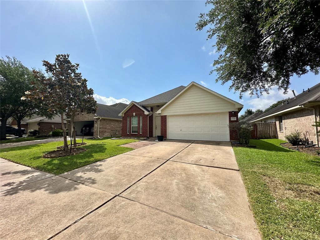 19119 Field Cottage Lane, Richmond, Texas image 2