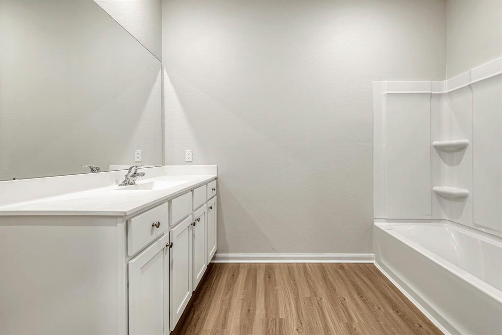 6419 Winter Elm Street, Houston, Texas image 5