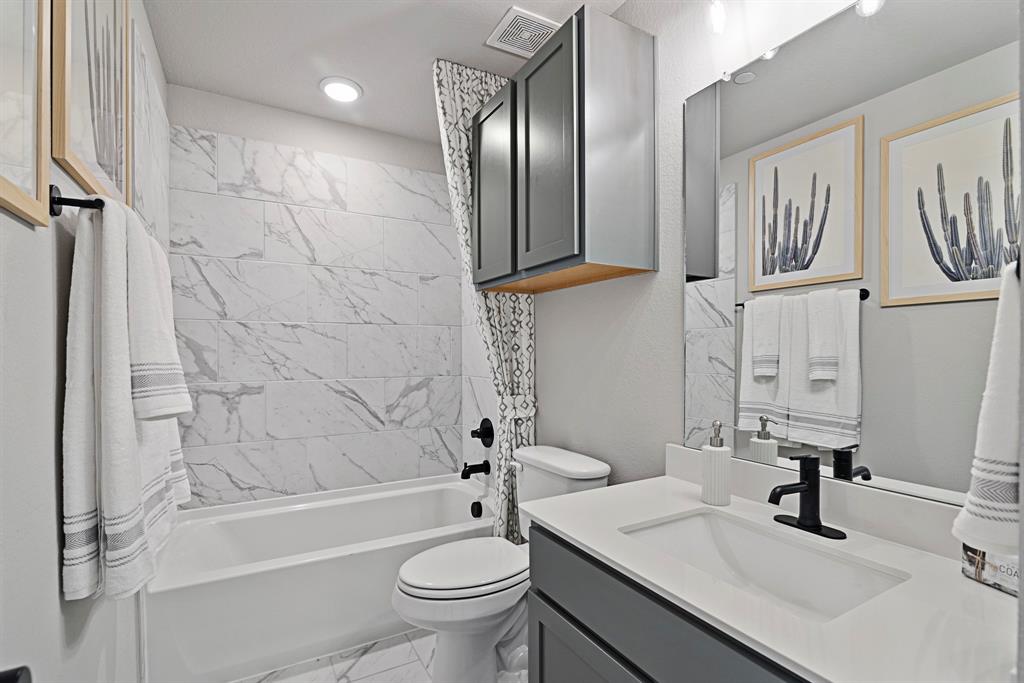 2770 Mariposa Drive #3, Rosharon, Texas image 13