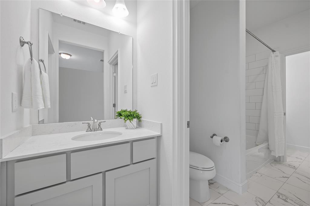 9510 Plaza Terrace Drive, Missouri City, Texas image 32