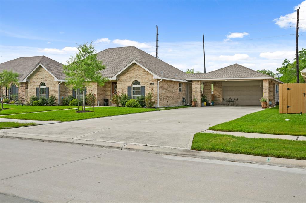 6406 Grapevine Bend, Manvel, Texas image 2