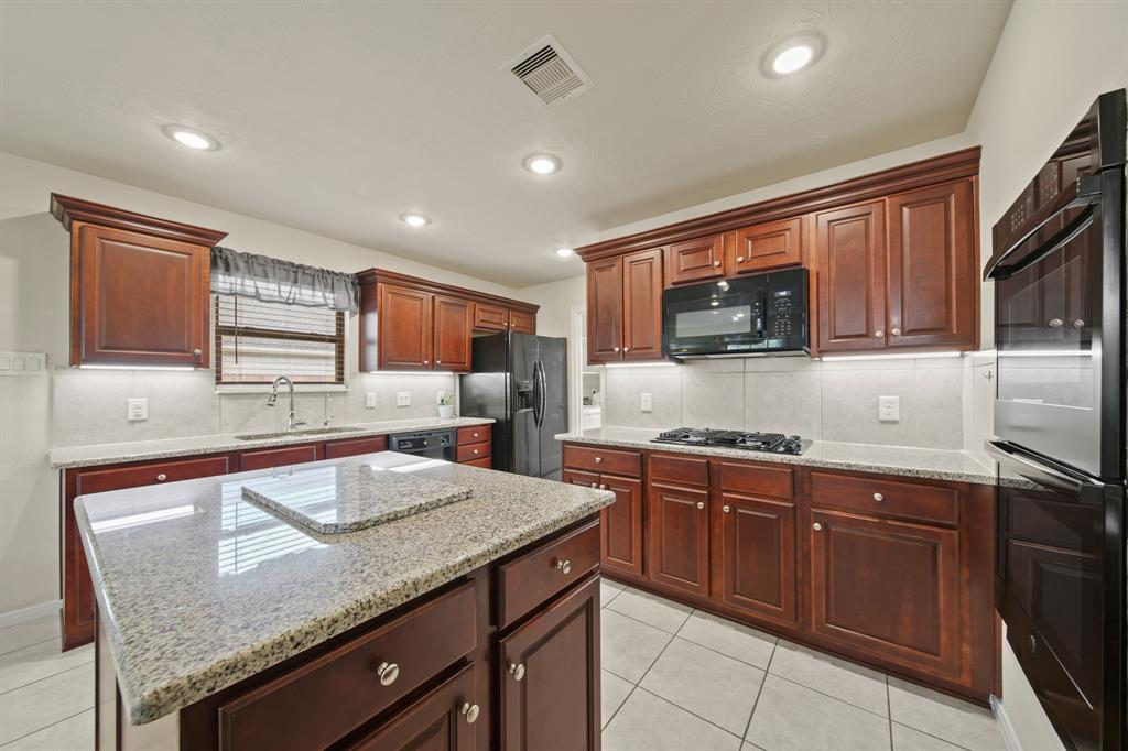 6406 Grapevine Bend, Manvel, Texas image 13