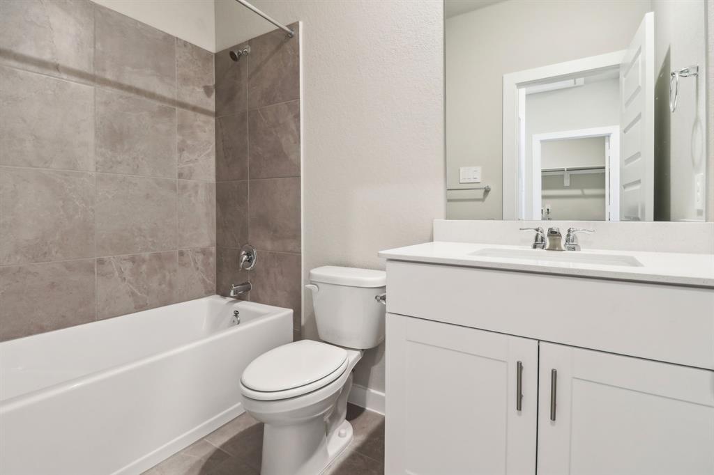 4205 Good Vineyard Lane, Houston, Texas image 42
