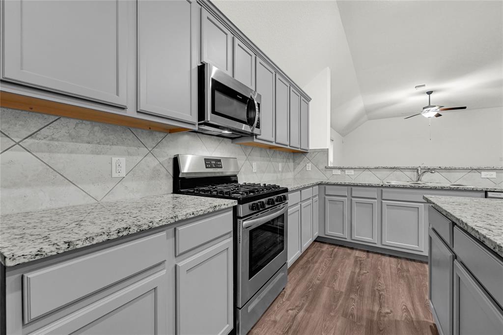 502 Ridgewood Terrace Drive, La Marque, Texas image 8
