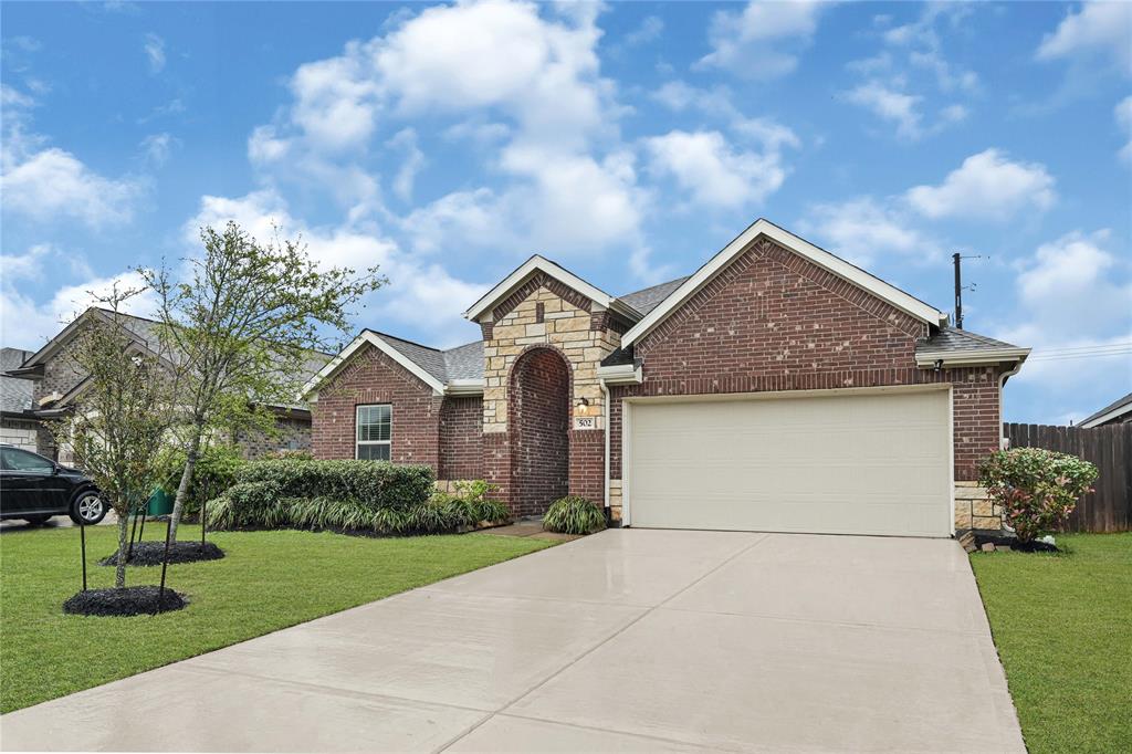 502 Ridgewood Terrace Drive, La Marque, Texas image 2