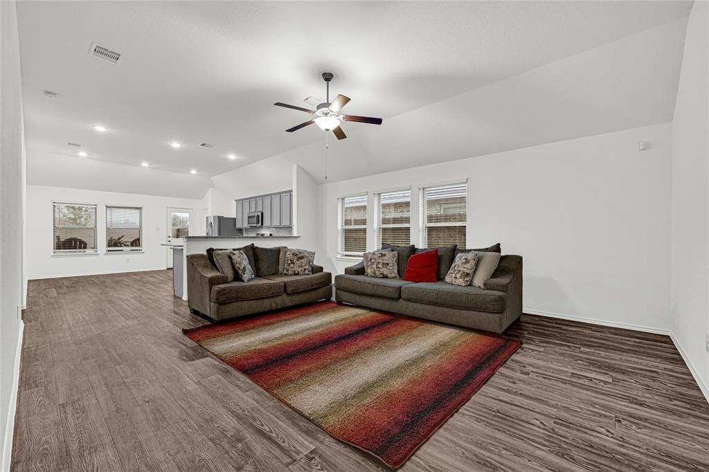502 Ridgewood Terrace Drive, La Marque, Texas image 4