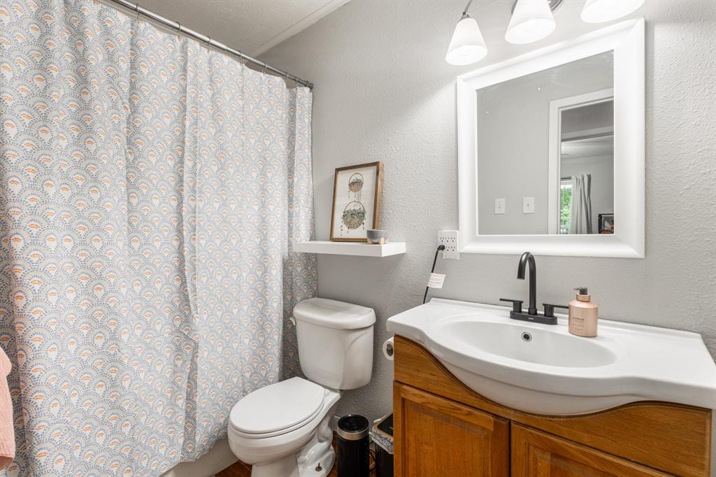 1011 S 22nd Street, Nederland, Texas image 18