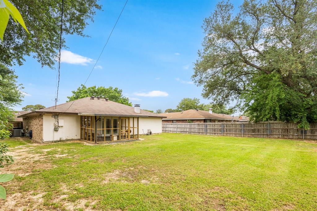 1011 S 22nd Street, Nederland, Texas image 24