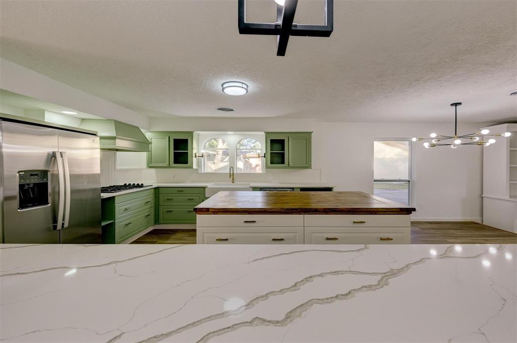 127 Red Bud Lane, Baytown, Texas image 10