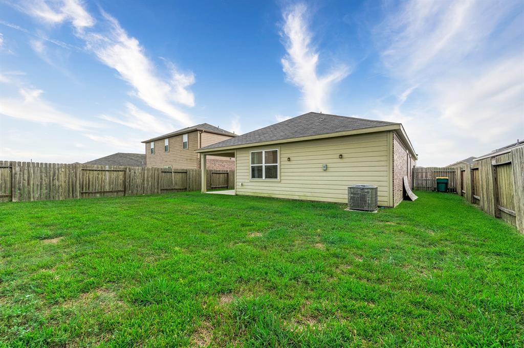 1231 Emerald Stone Drive, Iowa Colony, Texas image 23