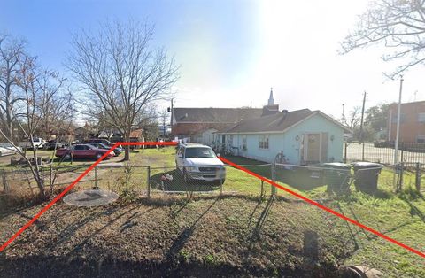 Photo of 508 E 39th Street, Houston, TX 77022 (MLS # 83052430)