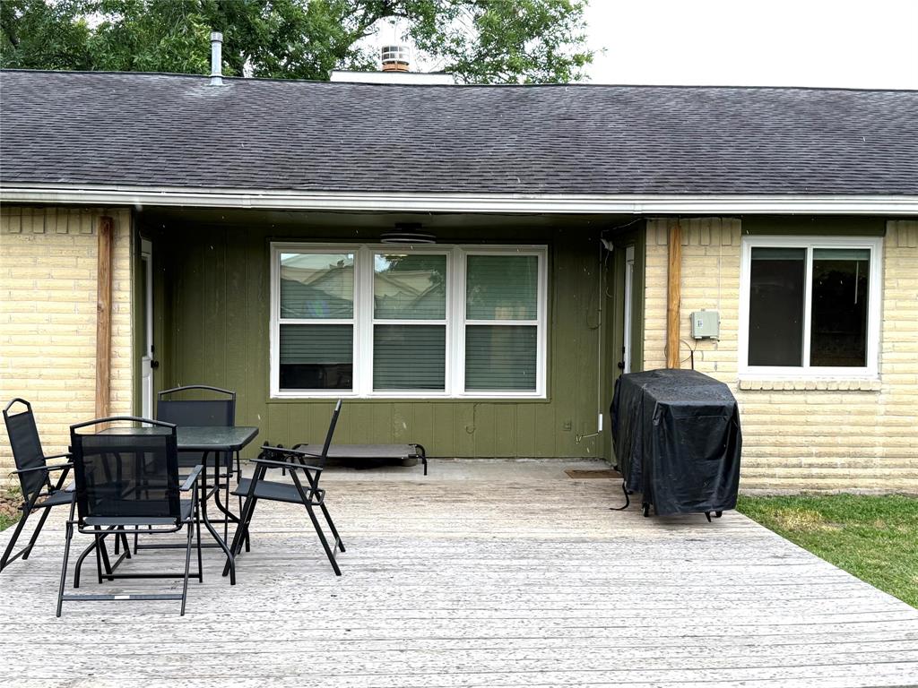 24 Wagon Lane Loop, Angleton, Texas image 15