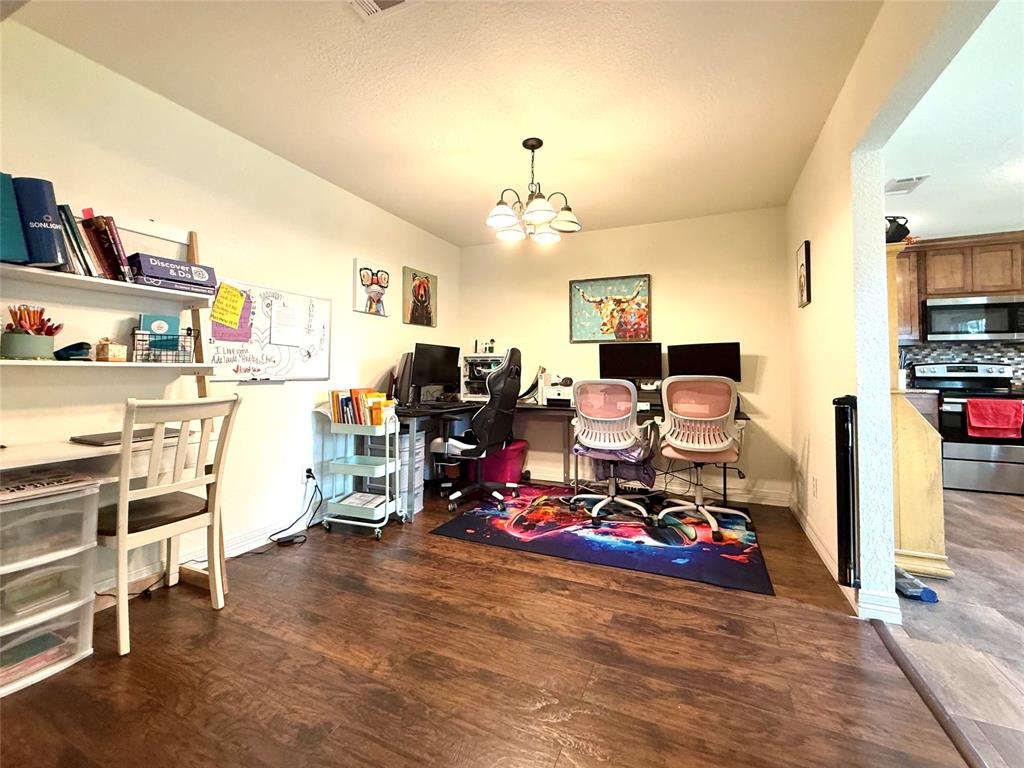 24 Wagon Lane Loop, Angleton, Texas image 10