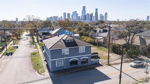 Photo of 1310 Lorraine Street, Houston, TX 77009 (MLS # 45368605)