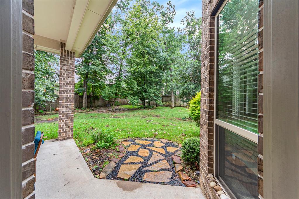 207 Evening Tide Way, Willis, Texas image 34