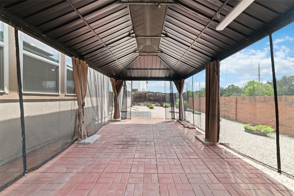 12019 Royal Oaks Run Drive, Houston, Texas image 12