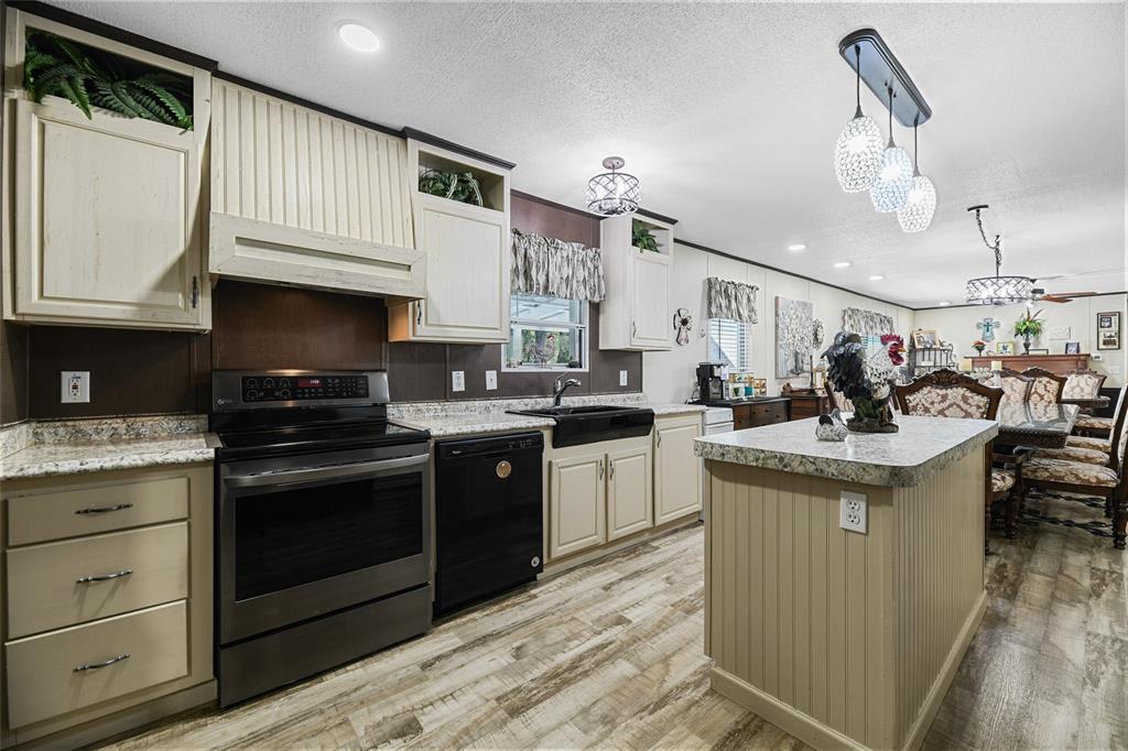 18388 Cooper Road, Conroe, Texas image 9