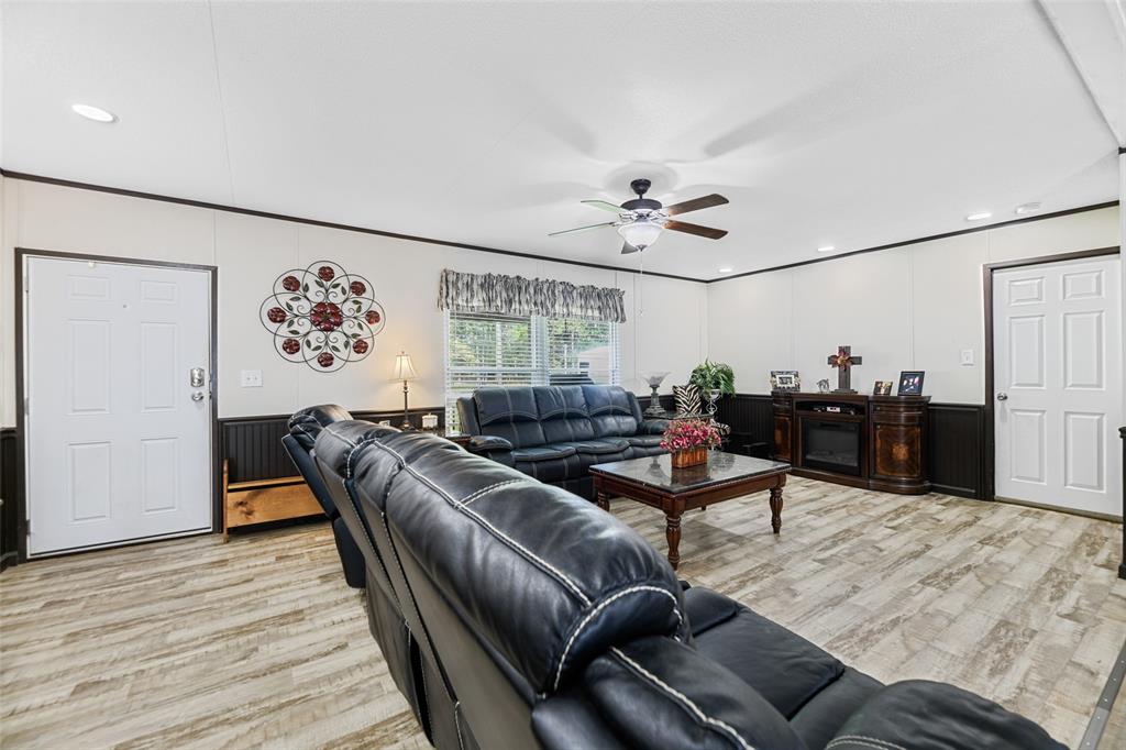 18388 Cooper Road, Conroe, Texas image 5