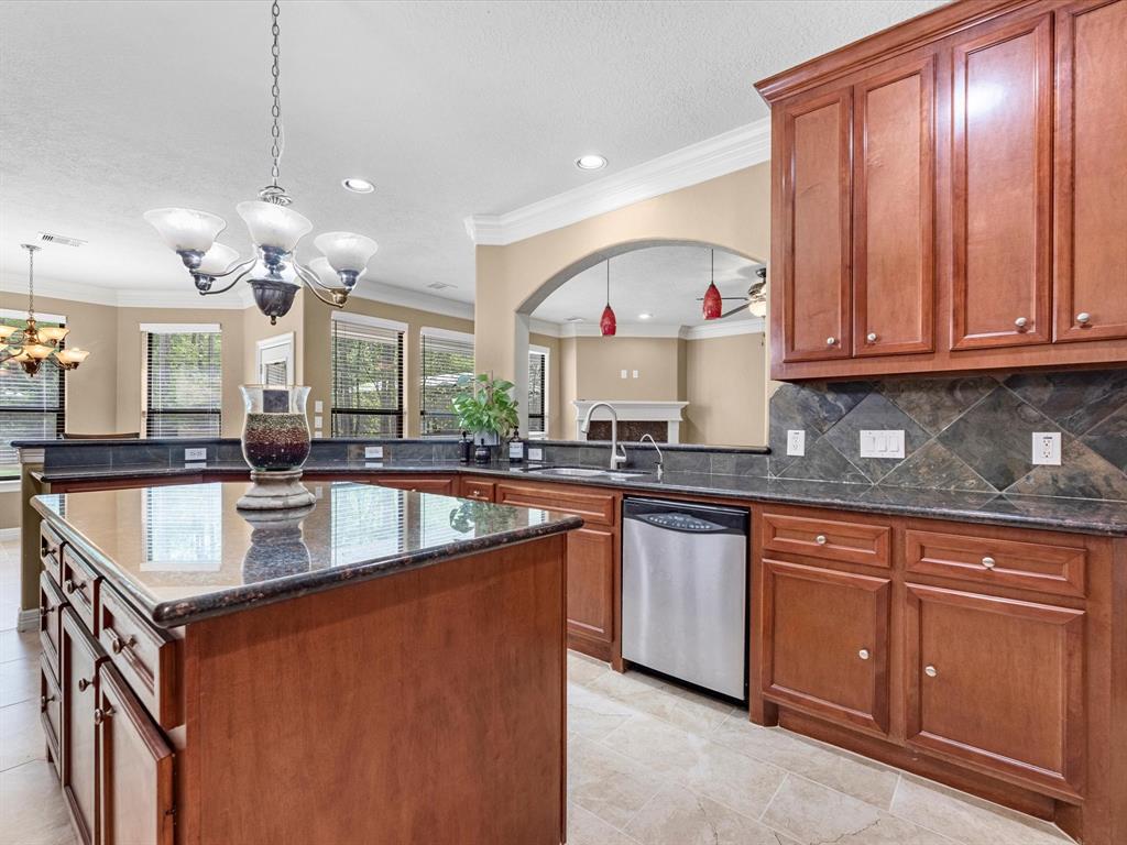 610 Commons Lakeview Drive, Huffman, Texas image 15