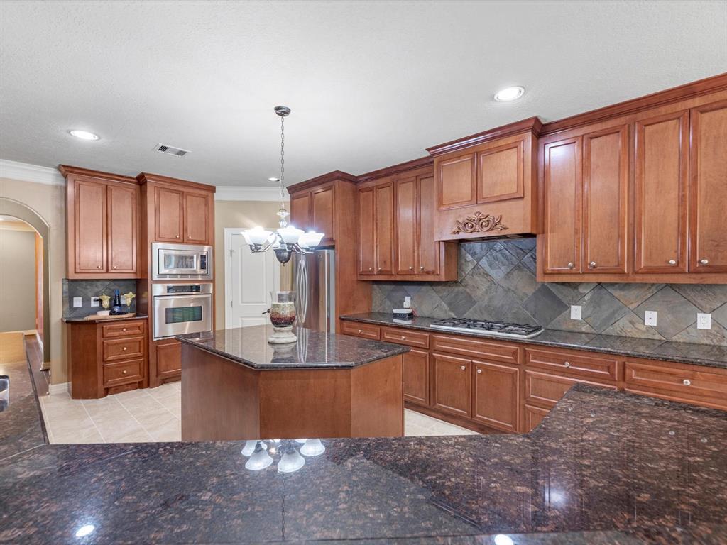 610 Commons Lakeview Drive, Huffman, Texas image 13