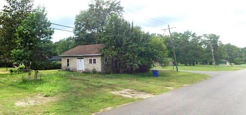 A home in Silsbee