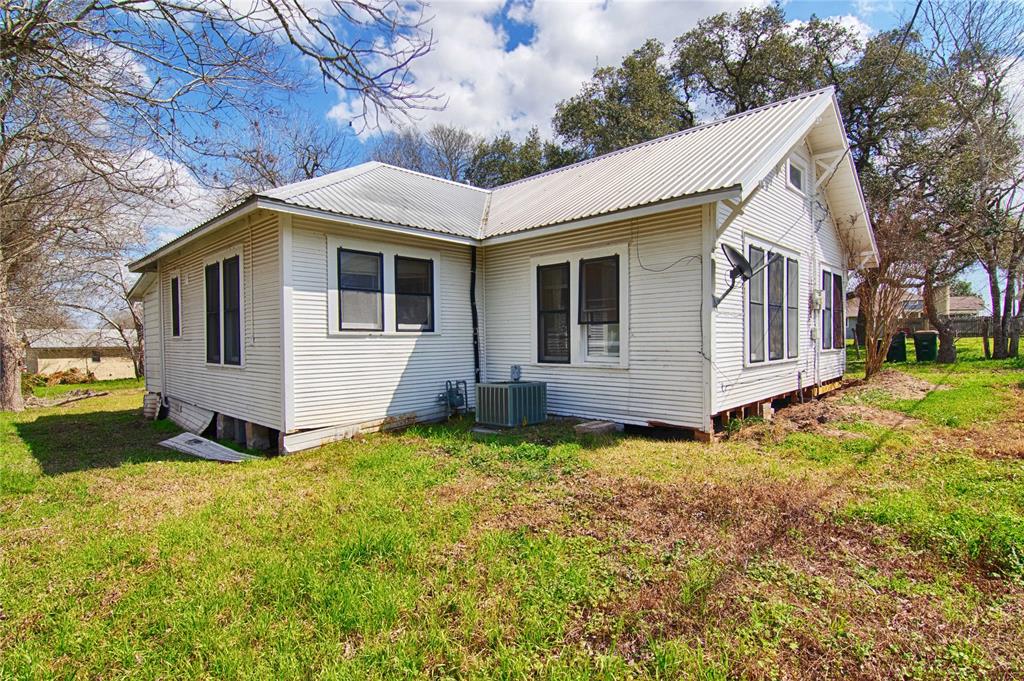 106 Lay Street, Hallettsville, Texas image 29