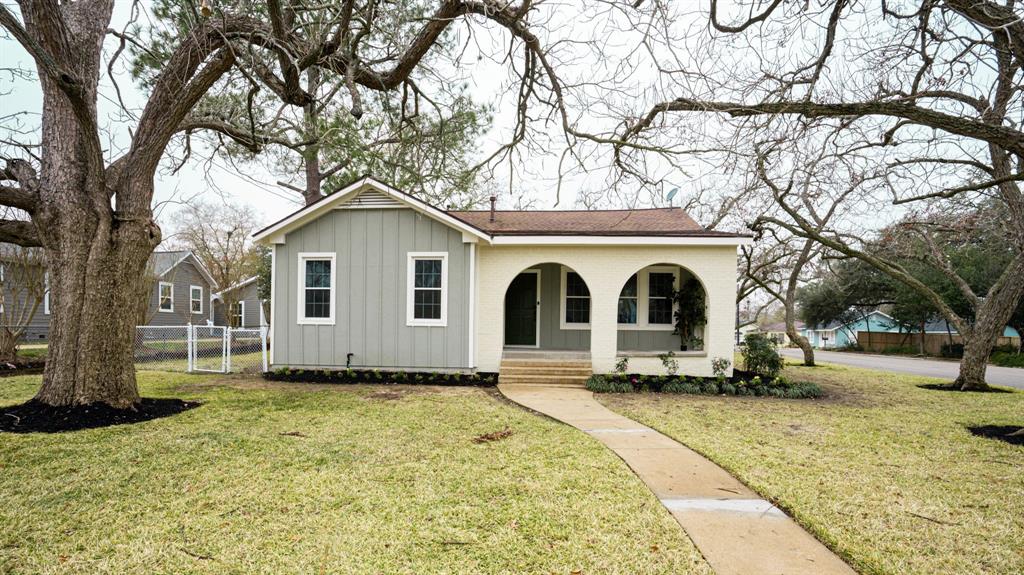 1700 S Jackson St, Brenham, Texas image 1