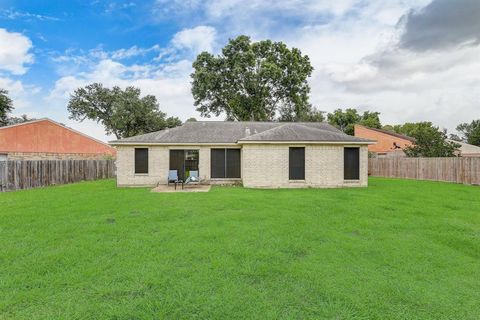 Single Family Residence in Missouri City TX 1102 Pecan Glen Drive 23.jpg