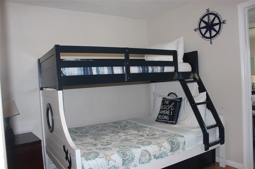 4006 Reeves Drive, Galveston, Texas image 5