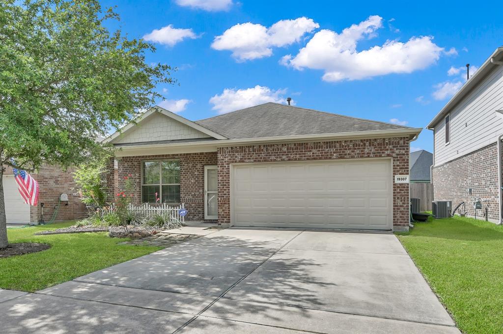 19307 Midnight Glen Drive, Cypress, Texas image 2