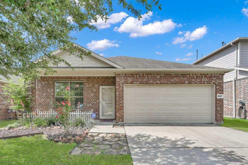 19307 Midnight Glen Drive, Cypress, Texas image 1