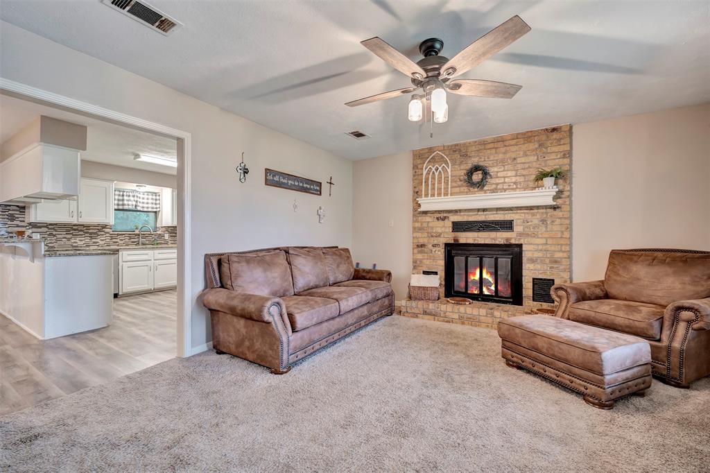 690 Lakeview Drive Loop, Coldspring, Texas image 7