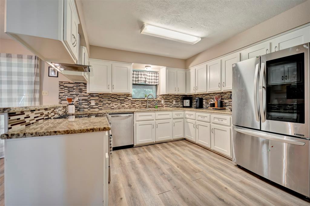 690 Lakeview Drive Loop, Coldspring, Texas image 11