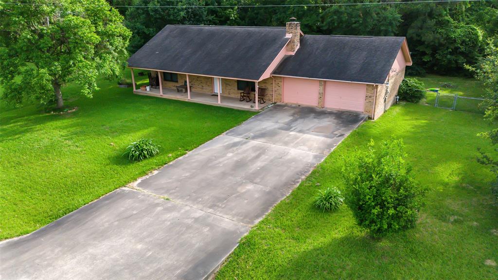 690 Lakeview Drive Loop, Coldspring, Texas image 3