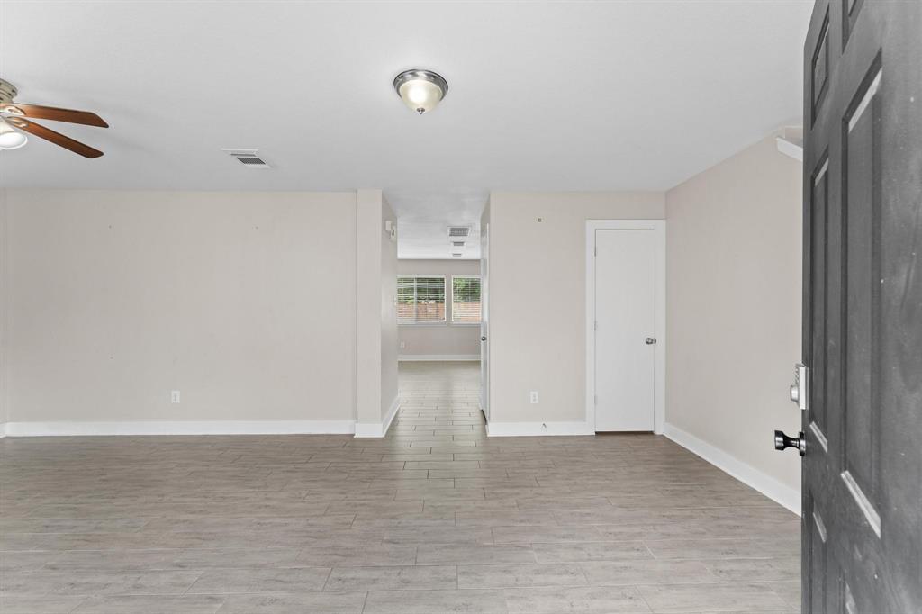7419 Ravenswood